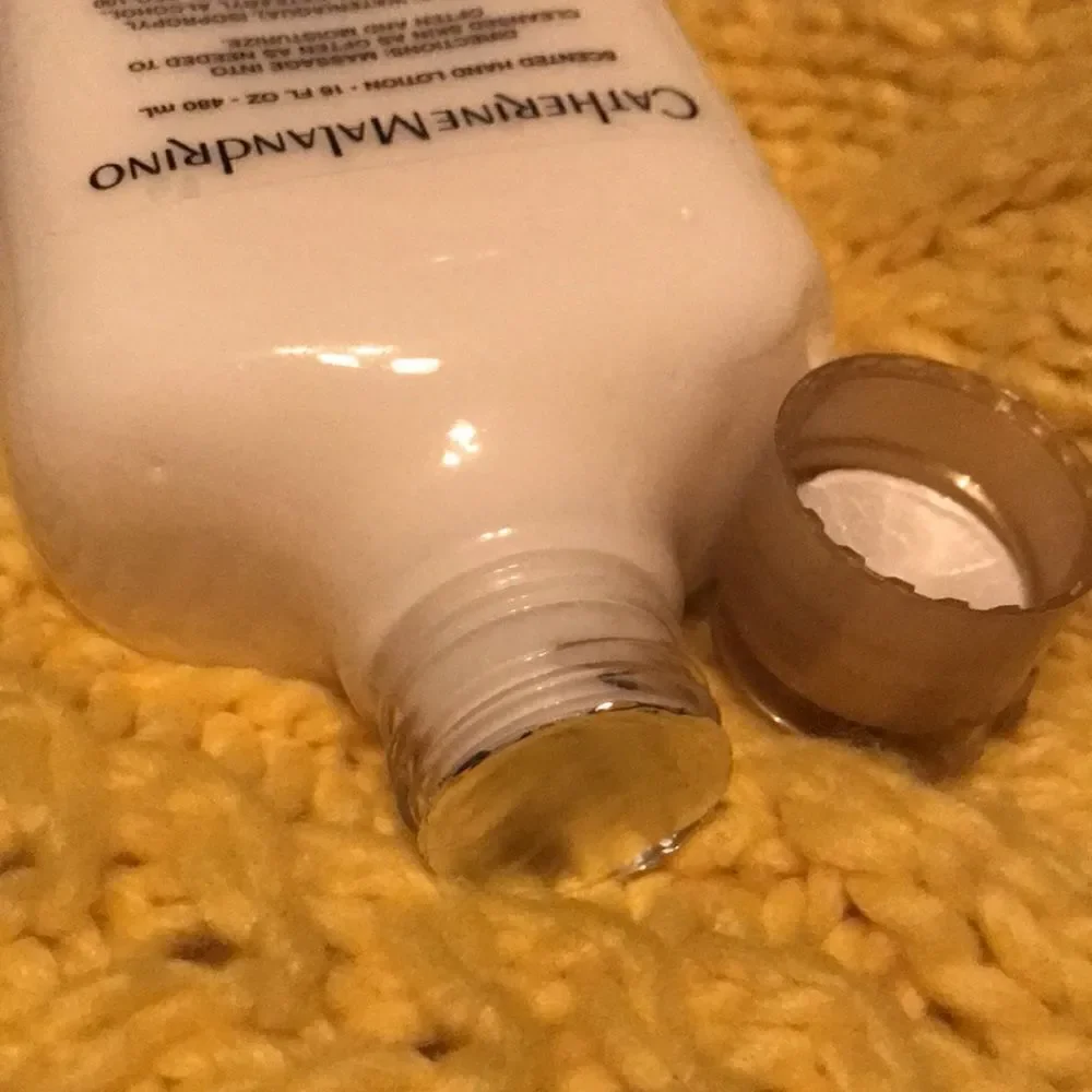Catherine Malandrino Luminous Lily Hand lotion 16 oz SEALED